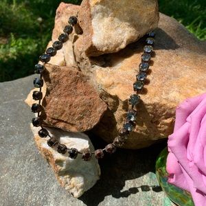 Sabika Modern Way crystal choker